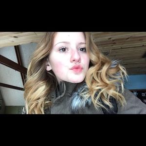 Meet your Posher, Chloe